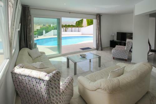 Fanadix Villa Sleeps 8 Pool Air Con Wifi