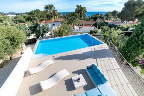 Fanadix Villa Sleeps 8 Pool Air Con Wifi