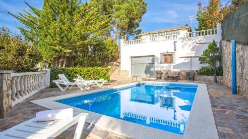 Lloret De Mar Villa Sleeps 7