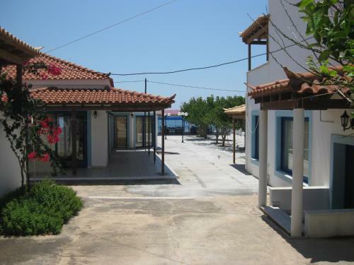 Hostal Maravelias House