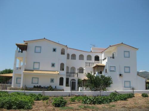 Hostal Maravelias House