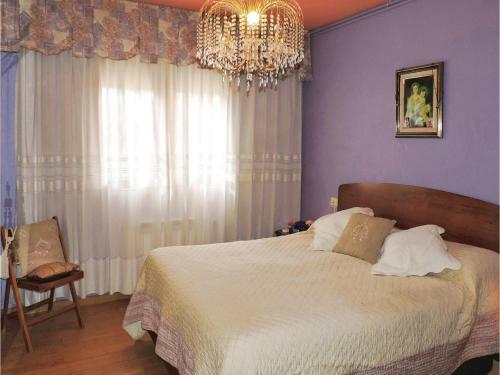 Three-bedroom Holiday Home In Miami Platja