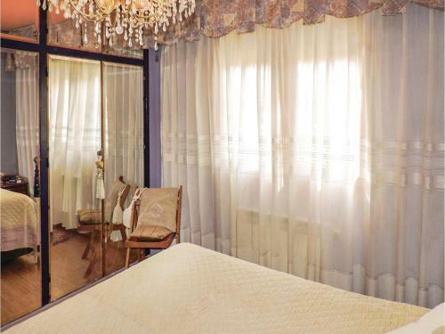 Three-bedroom Holiday Home In Miami Platja