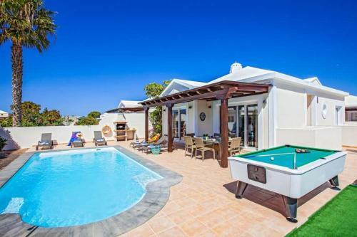 Playa Blanca Villa Sleeps 8 Pool Air Con Wifi