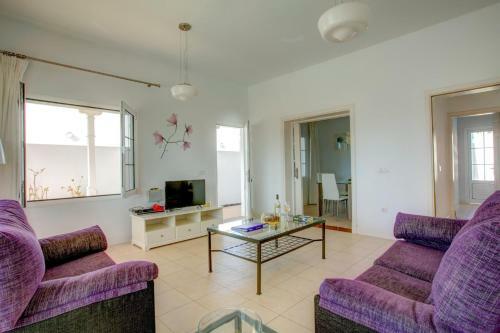 Puerto Calero Villa Sleeps 6 Pool Wifi