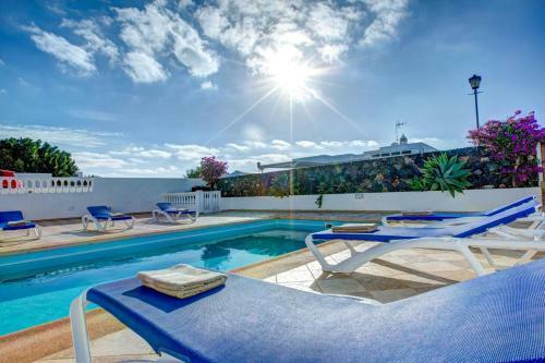 Puerto Calero Villa Sleeps 6 Pool Wifi