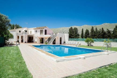 Port De Pollenca Villa Sleeps 6 Pool Air Con Wifi