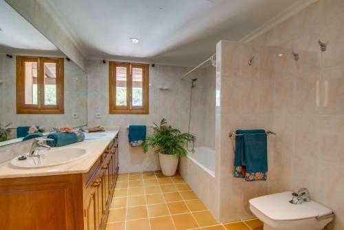 Port De Pollenca Villa Sleeps 6 Pool Air Con Wifi