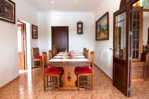 S'horta Villa Sleeps 10 Pool Air Con Wifi