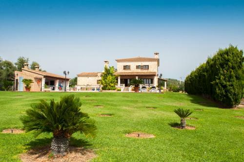 S'horta Villa Sleeps 10 Pool Air Con Wifi