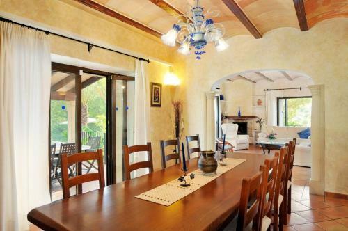 S'horta Villa Sleeps 10 Pool Air Con Wifi