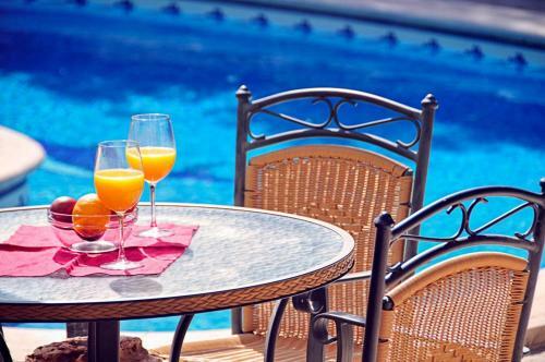S'horta Villa Sleeps 10 Pool Air Con Wifi