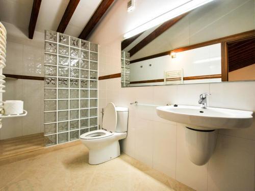 Sprawling Villa With Pool At Sa Pobla Balearic Islands