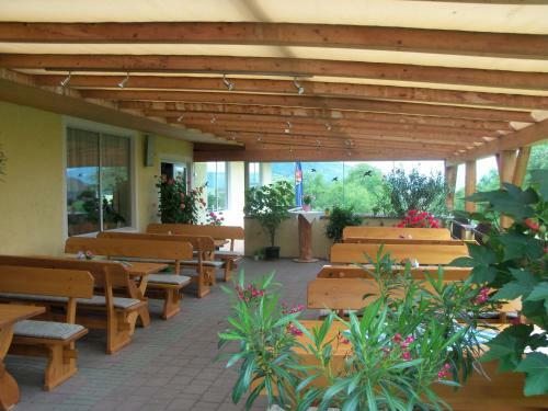 Hotel Gasthofladen Schneeweiss