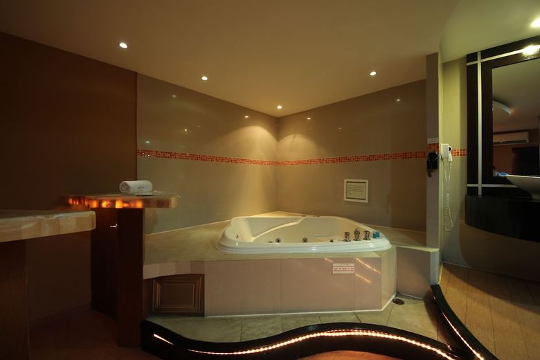 Hotel Motel Suites Xiu