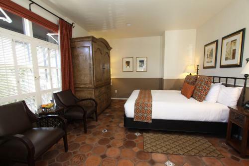 Posada Cypress Inn
