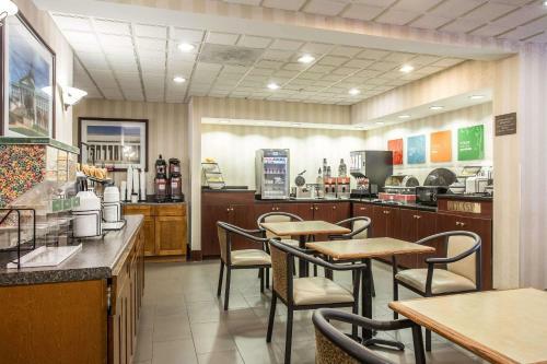 Hotel Comfort Inn & Suites Ft.jackson Maingate