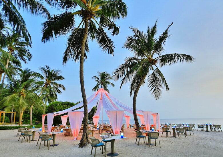 Hotel Dusit Thani Maldives