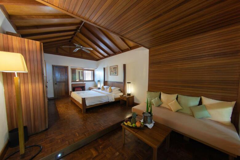 Hotel Reethi Beach Resort