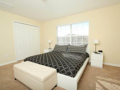 Lovely Paradise Palms 4 Bed 3 Bath Town Home