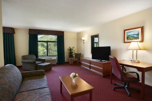 Hotel Wingate By Wyndham Lake George
