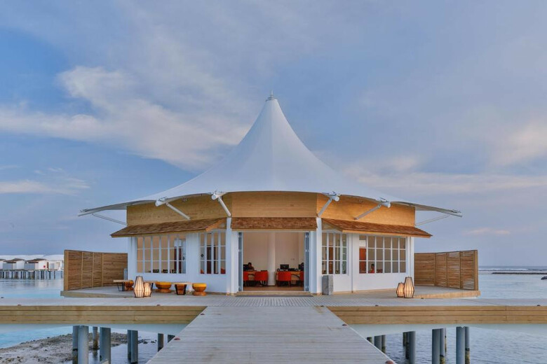 Hotel Cinnamon Hakuraa Huraa Maldives