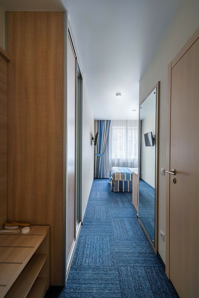 Hotel Equator