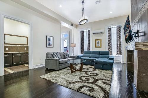Aparthotel Luxury 4br Condo In Downtown By Hosteeva