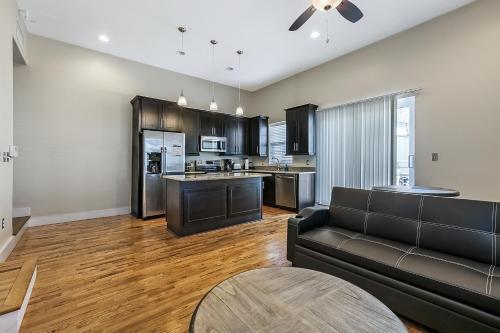 Gorgeous Apartments In Merchant Lofts By Hosteeva