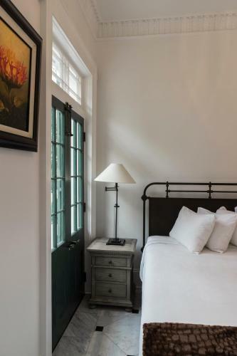 Royal Frenchmen Hotel And Bar
