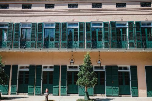 Royal Frenchmen Hotel And Bar