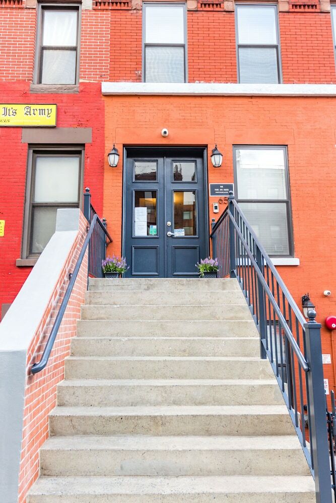 Hostal The Park Ave North