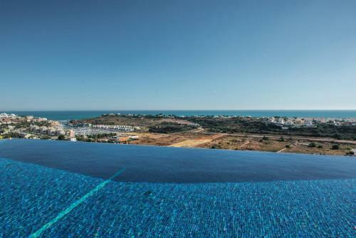 Albufeira Villa Sleeps 12 Pool Air Con Wifi
