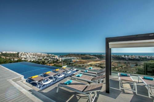 Albufeira Villa Sleeps 12 Pool Air Con Wifi