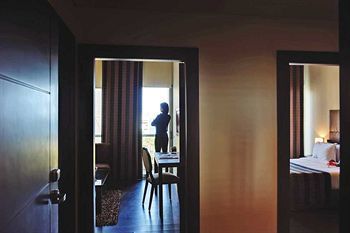 Hotel Orient Queen Homes
