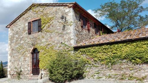 Castiglioncello Del Trinoro Villa Sleeps 10 Pool