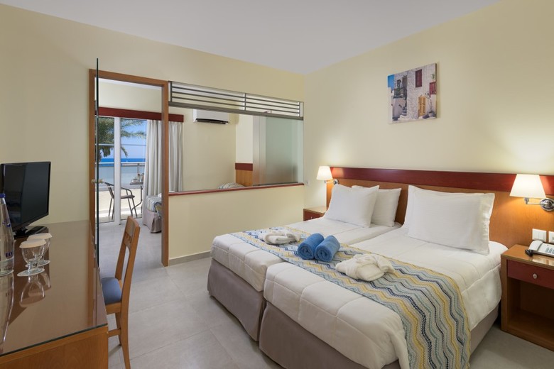 Hotel Avra Beach