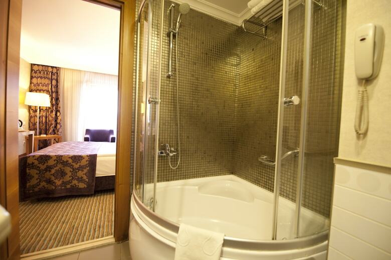 Tugcu Hotel Select