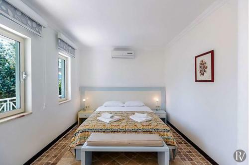 Kalkan Villa Sleeps 10 Pool Air Con Wifi