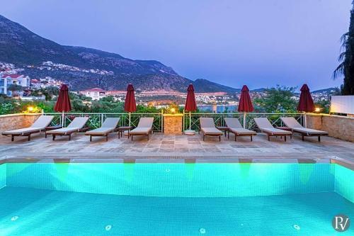 Kalkan Villa Sleeps 10 Pool Air Con Wifi