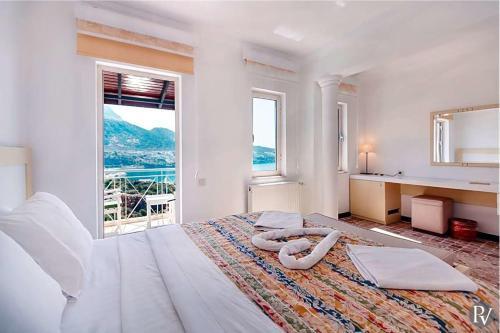 Kalkan Villa Sleeps 10 Pool Air Con Wifi