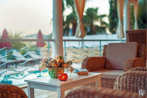 Kalkan Villa Sleeps 10 Pool Air Con Wifi
