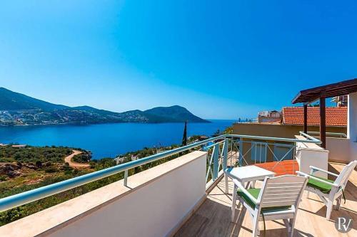 Kalkan Villa Sleeps 10 Pool Air Con Wifi
