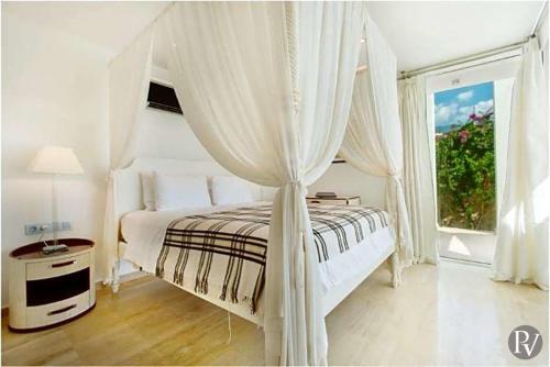 Kalkan Villa Sleeps 8 Pool Air Con Wifi