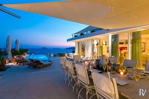 Kalkan Villa Sleeps 8 Pool Air Con Wifi