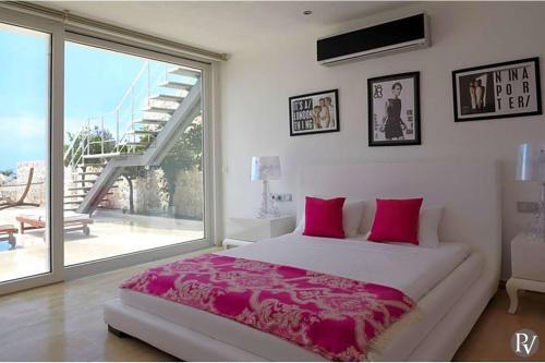 Kalkan Villa Sleeps 8 Pool Air Con Wifi