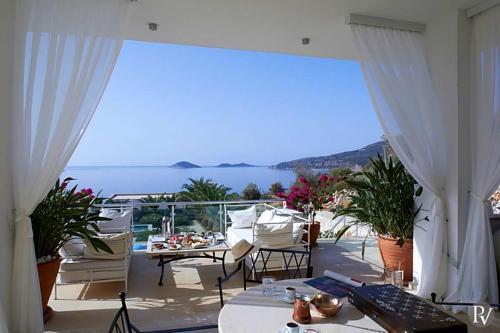 Kalkan Villa Sleeps 8 Pool Air Con Wifi