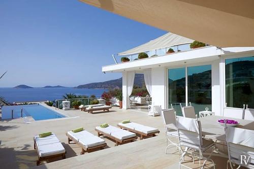 Kalkan Villa Sleeps 8 Pool Air Con Wifi