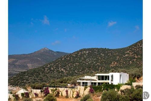 Kalkan Villa Sleeps 8 Pool Air Con Wifi