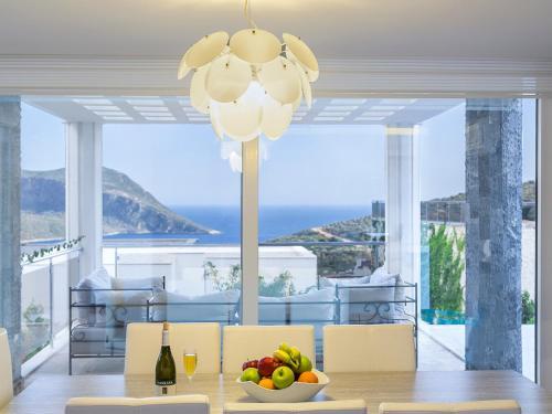 Kalkan Villa Sleeps 10 Air Con Wifi